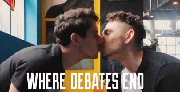 TGIFridaysGayAd.jpg