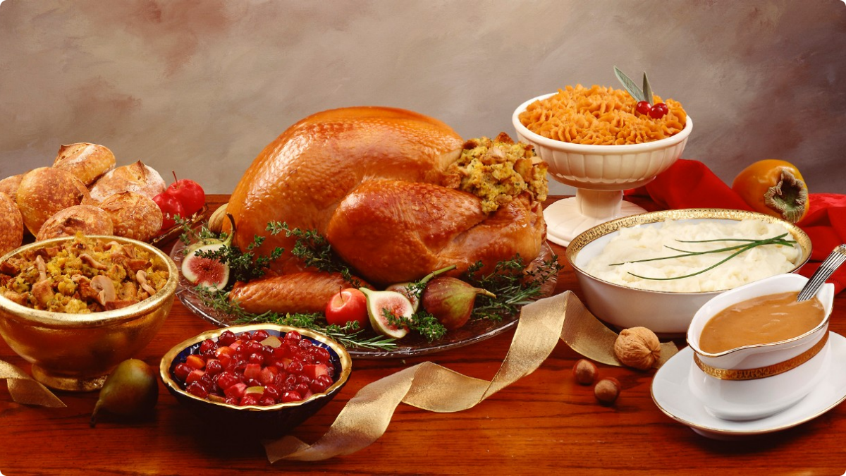 ThanksgivingDinnertable2017.png