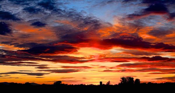 red_skies_at_night.jpg
